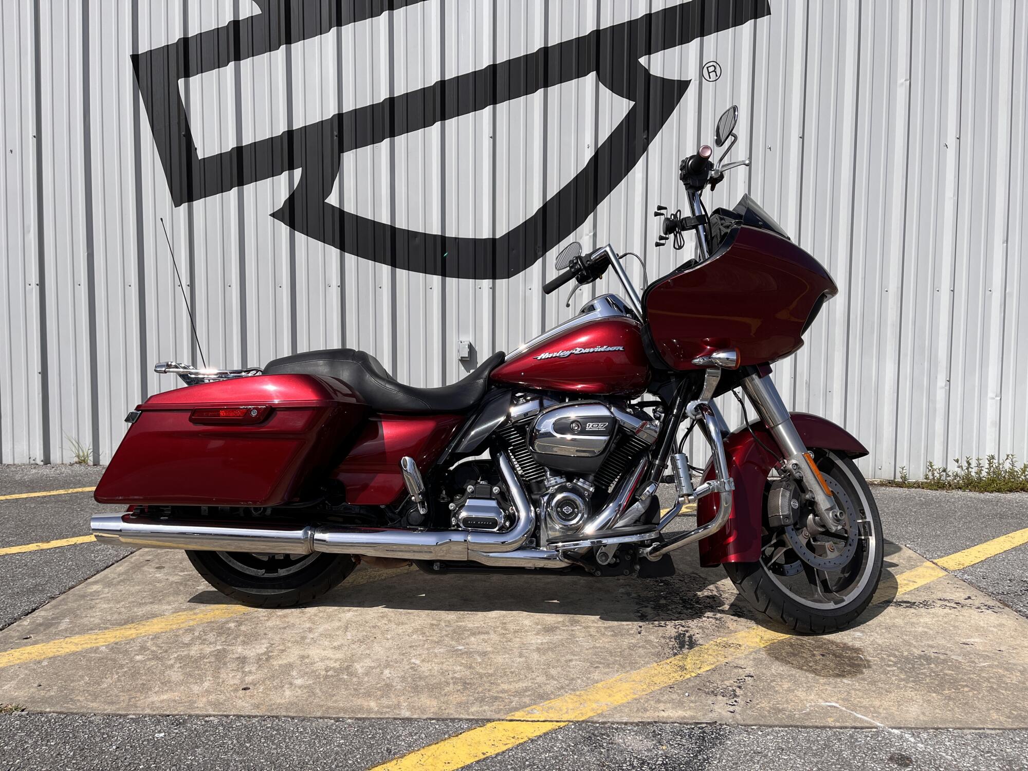 2017 Harley-Davidson® Road Glide® Special Velocity Red Sunglo