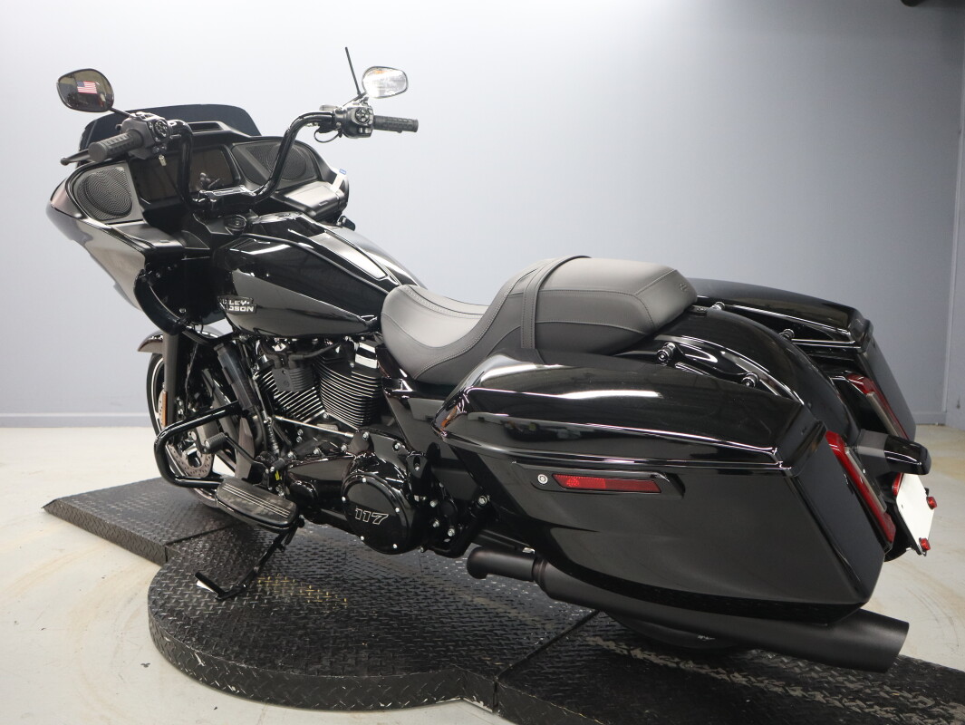 2026 Harley-Davidson® Road Glide™ FLTRX, photo 6