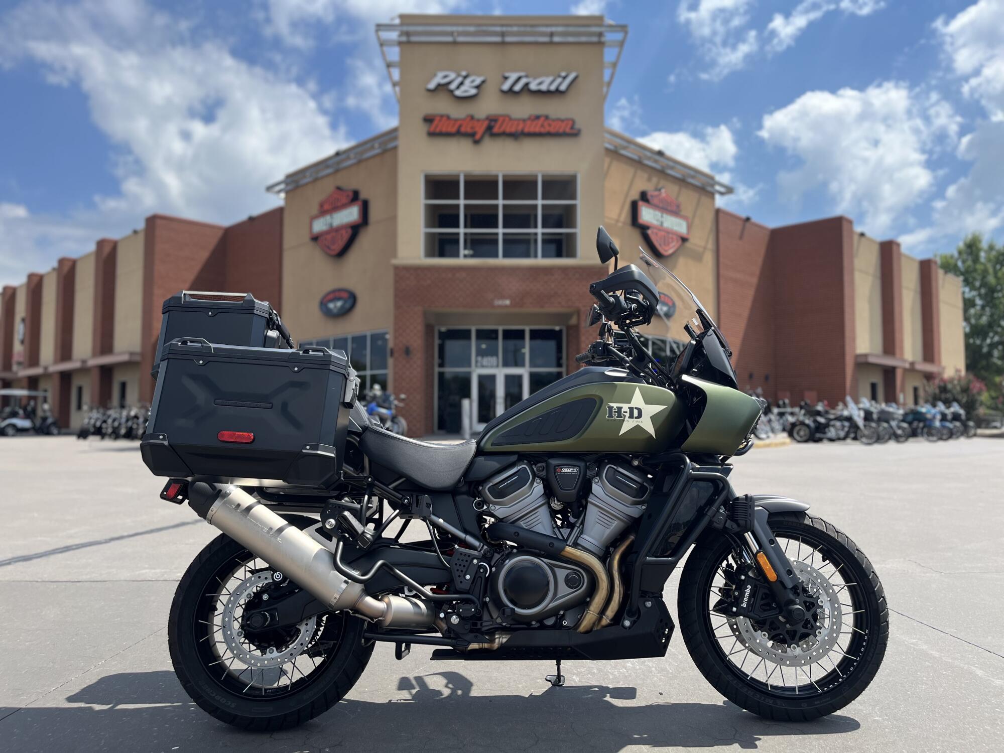 2022 Harley-Davidson® RA1250S Pan America™ Special MNR GRN DNM DLX 320964