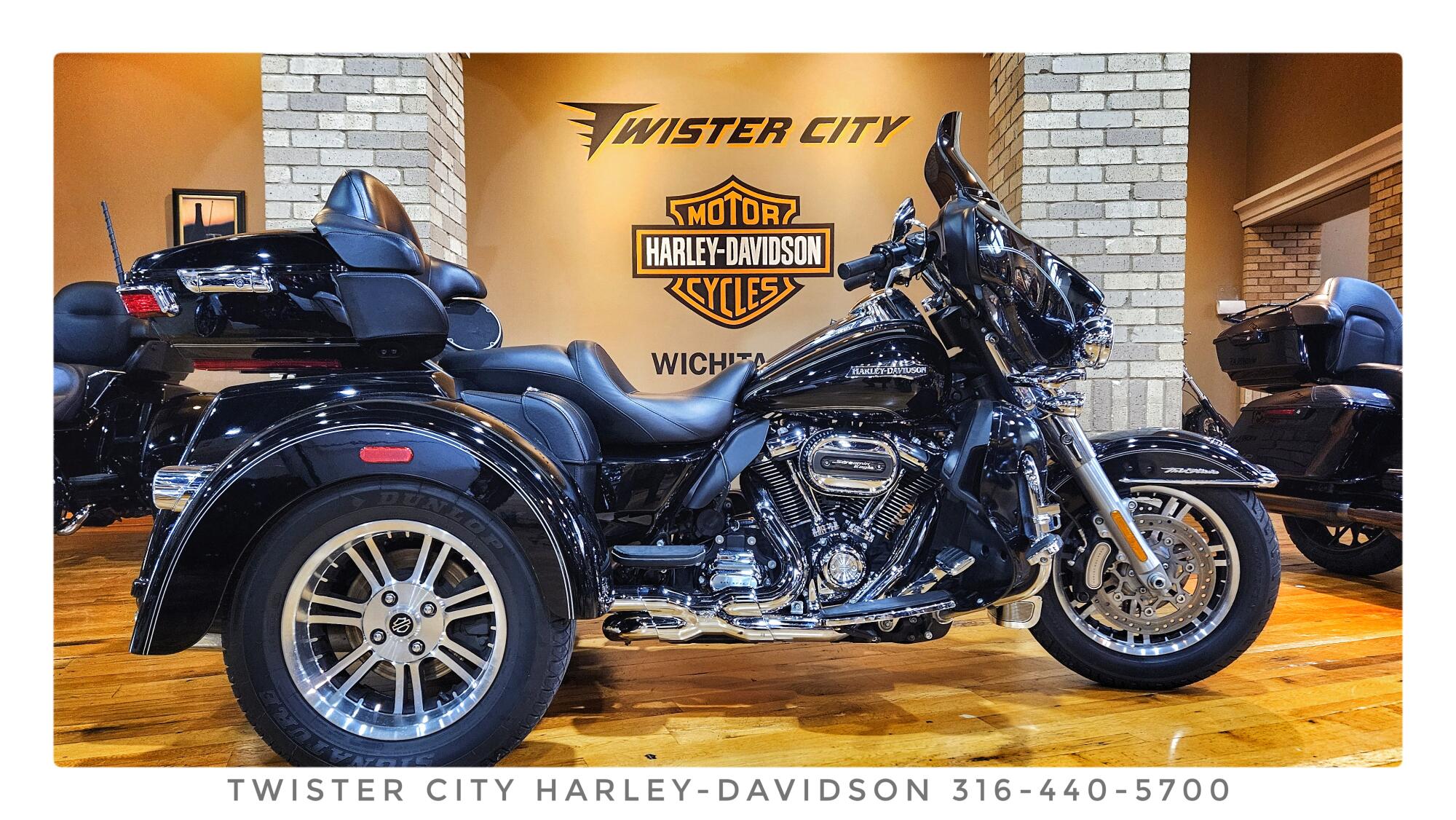 2017 Harley-Davidson® Tri Glide® Ultra, FLHTCUTG