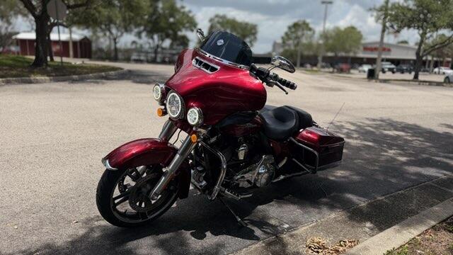 2016 Harley-Davidson® Street Glide® Special Velocity Red Sunglo, photo 18