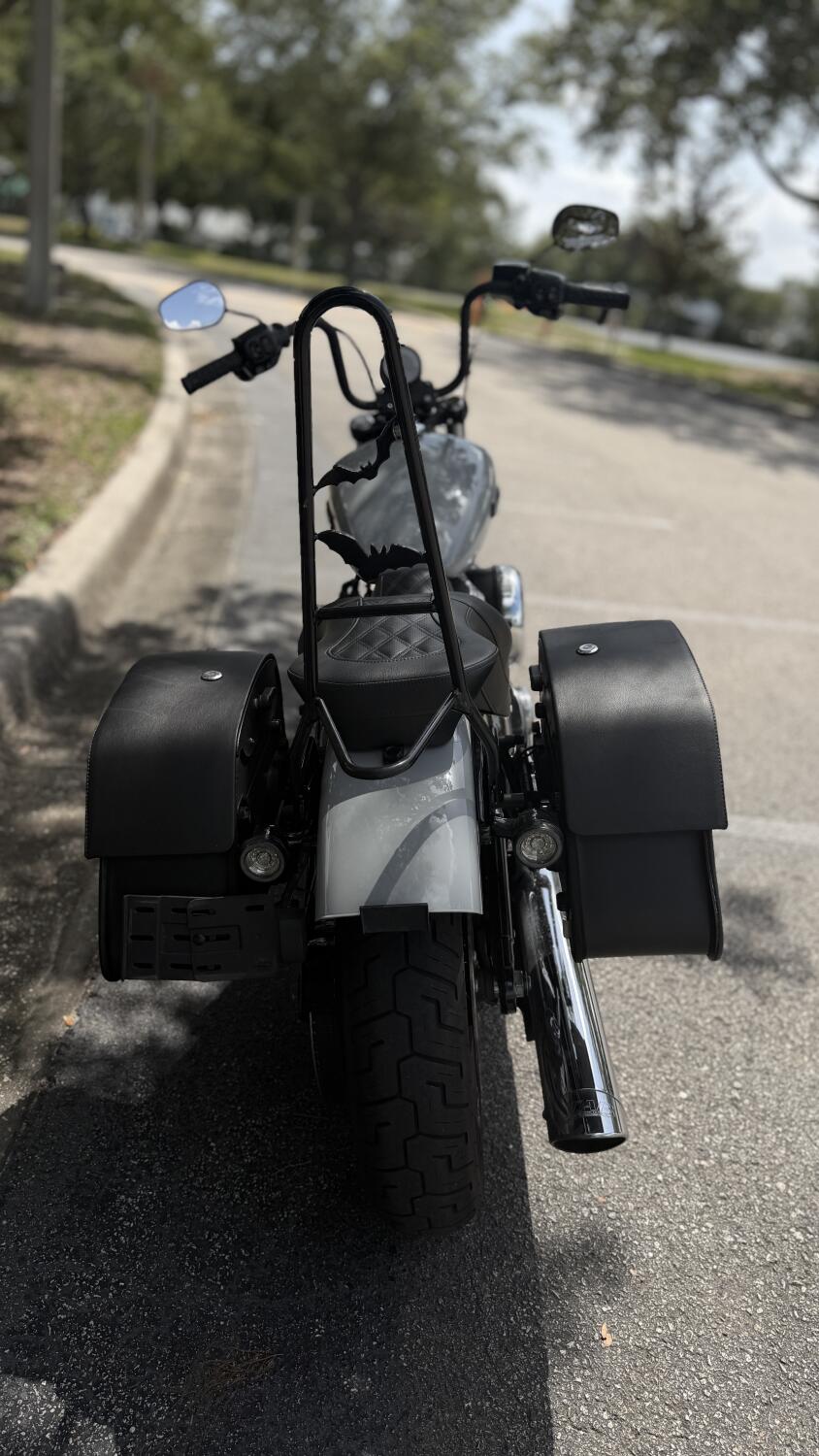 2025 Harley-Davidson® Street Bob® Billiard Gray w/Cast Wheels, photo 6