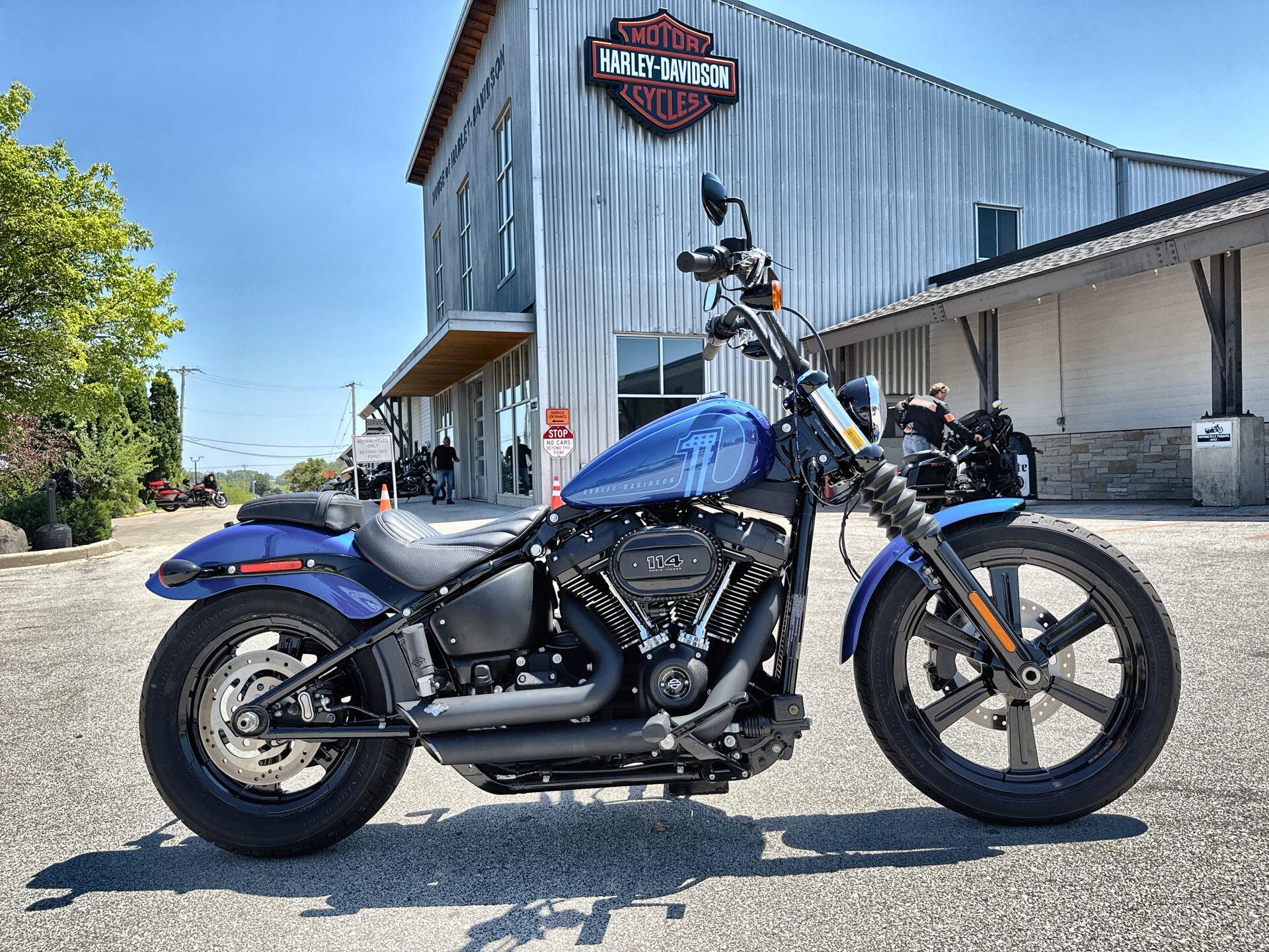 2024 Harley-Davidson® Street Bob® 114 Blue Burst
