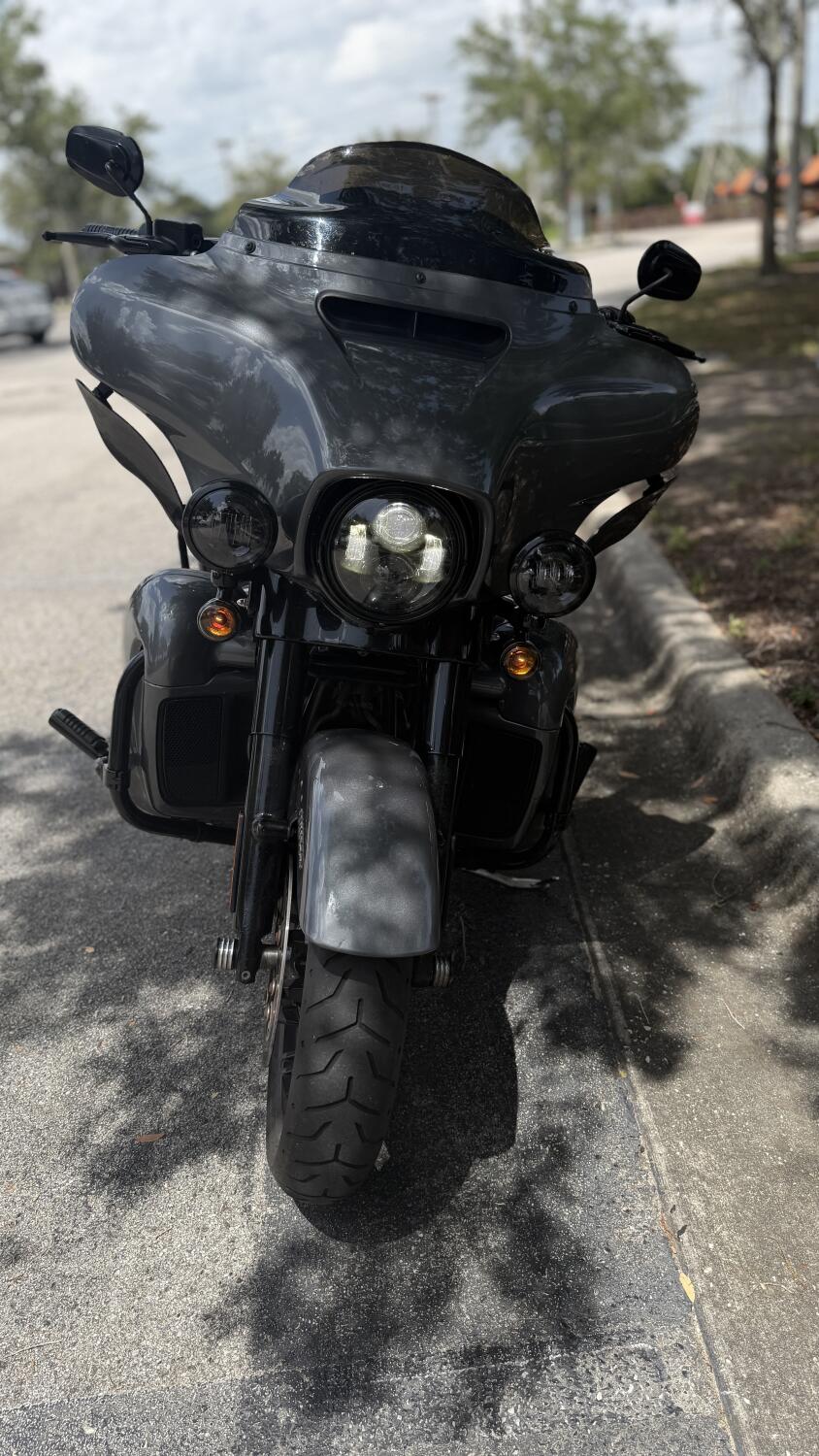 2021 Harley-Davidson® Ultra Limited Gauntlet Gray Metallic - Black Finish, photo 7