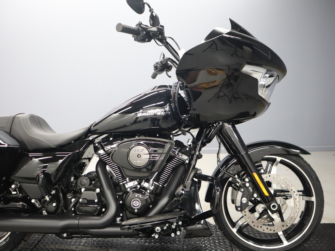 2026 Harley-Davidson® Road Glide™ FLTRX, photo 11