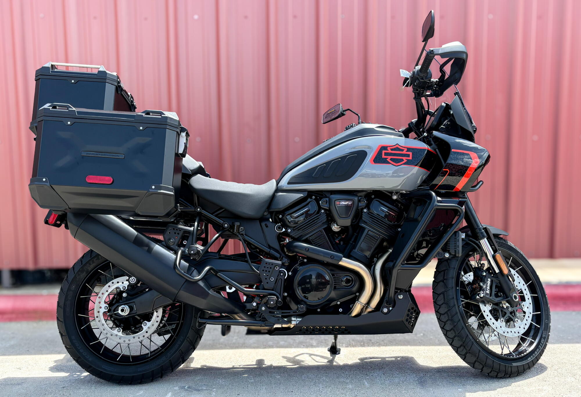 2026 Harley-Davidson® Pan America 1250 Limited RA1250L Dark Billiard Gray