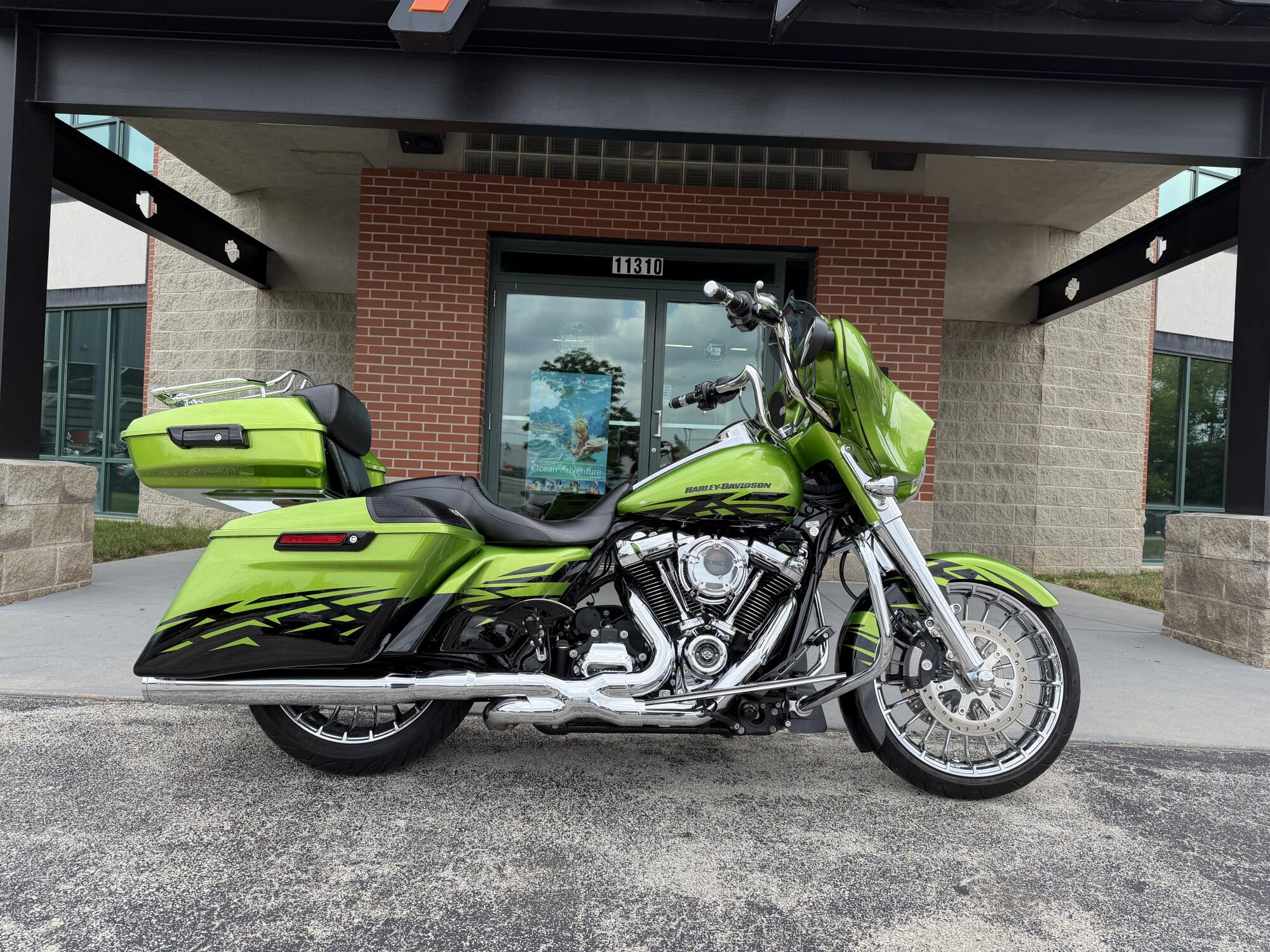 FLHXS 2017 Street Glide® Special