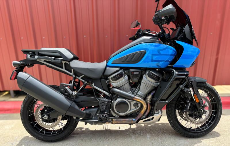 2022 Harley-Davidson® Pan America™ 1250 Special Fastback Blue/White Sand Pearl
