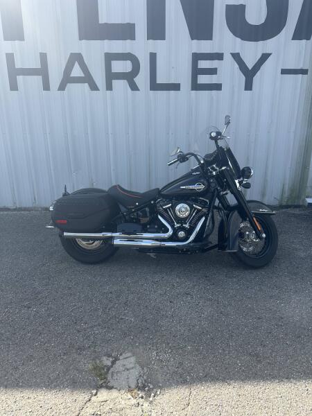 2018 Harley-Davidson® Heritage Classic Vivid Black