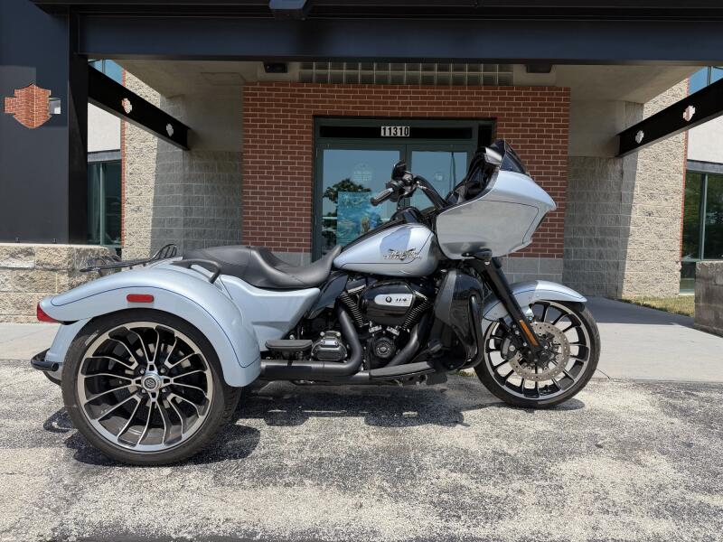 FLTRT 2024 Road Glide 3