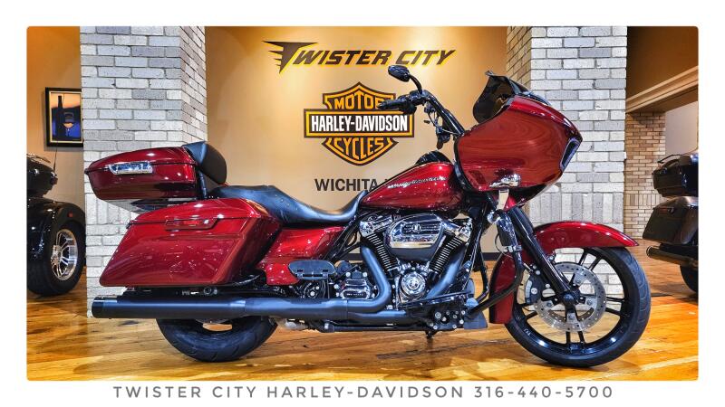 2017 Harley-Davidson® Road Glide® Special, FLTRXS