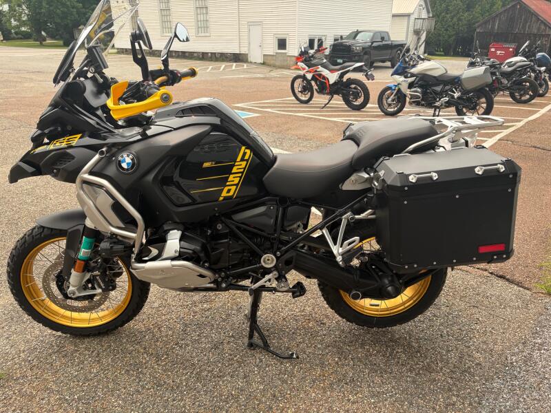 2021 BMW Motorrad BMW R 1250 GS Adventure 40th Anniversary Black and Yellow
