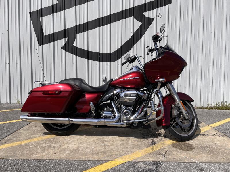 2017 Harley-Davidson® Road Glide® Special Velocity Red Sunglo