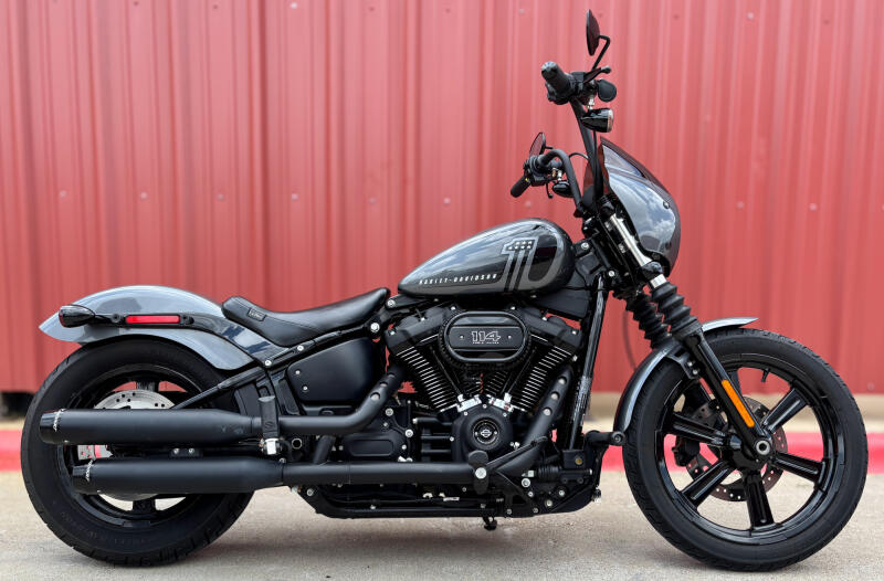 2022 Harley-Davidson® Street Bob® 114 FXBBS Gauntlet Gray Metallic