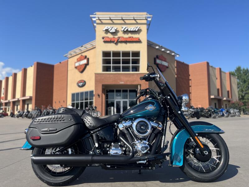 2026 Harley-Davidson® FLHC Heritage Classic Midnight Ember 