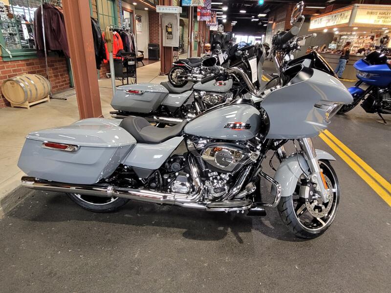 2026 Harley-Davidson® Road Glide® Solo