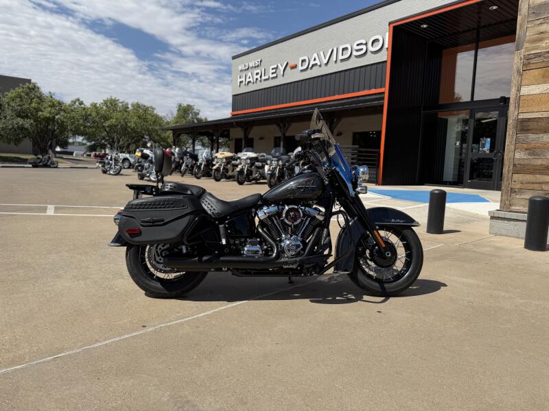 2026 Harley-Davidson® Heritage Classic Midnight Ember w/Laced Wheels