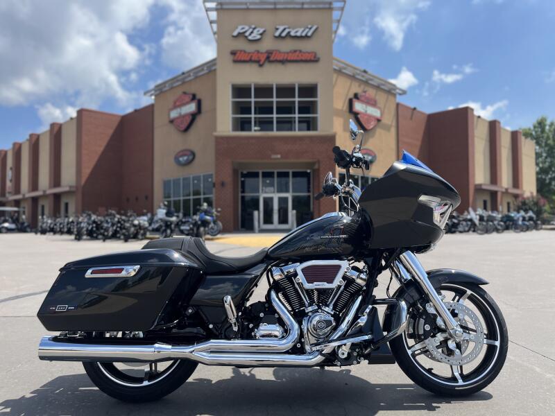 2026 Harley-Davidson® FLTRX Road Glide® MIDNIGHT EMBER