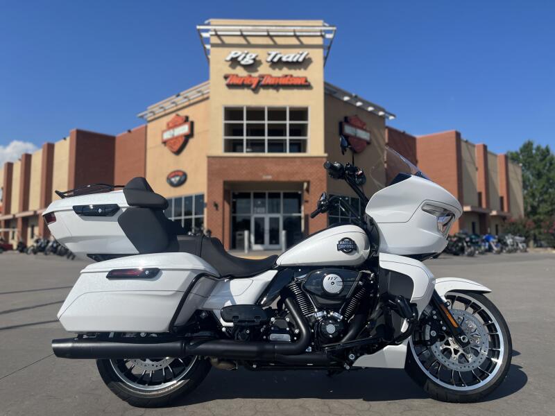 2026 Harley-Davidson® FLTRXL Road Glide Limited White Onyx Pearl 