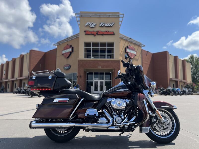 2011 Harley-Davidson® Electra Glide® FLHTK Ultra Limited DK/LT ROOT BEER 656922