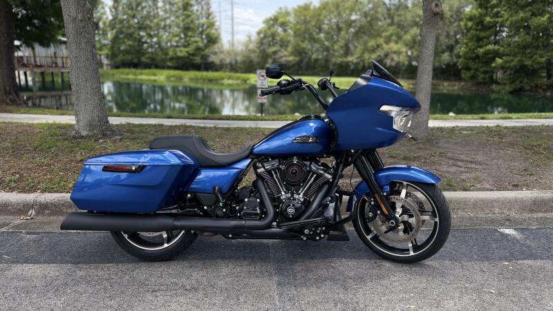 2024 Harley-Davidson® Road Glide® Blue Burst