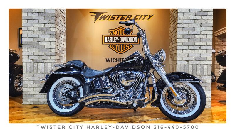2017 Harley-Davidson® Softail® Deluxe, FLSTN