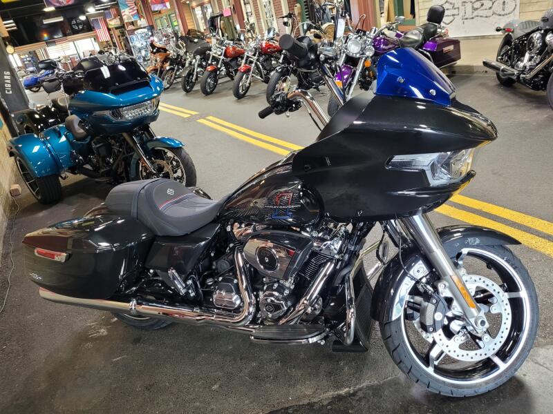 2026 Harley-Davidson® Road Glide® Liberty Edition Enthusiast Collection