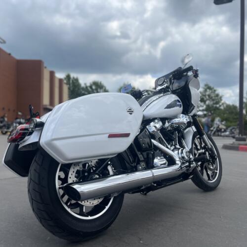 2026 Harley-Davidson® FXLRST Low Rider® ST White Onyx Pearl thumb 2