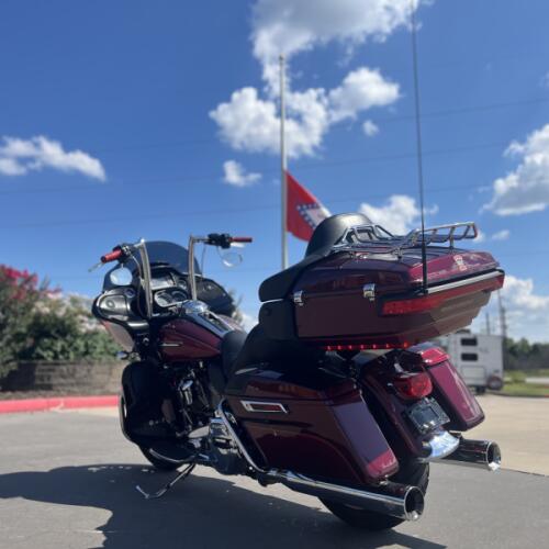 2017 Harley-Davidson® FLTRU Road Glide® Ultra Two-Tone Mysterious Red Sunglo/Velocity 685236 thumb 0