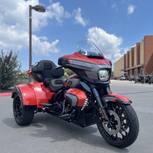 2026 Harley-Davidson® FLHLTSE CVO Street Glide 3 Limited Citrus Heat CVO Tri-Tone thumb 3