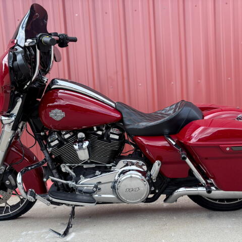 2021 Harley-Davidson® Street Glide® Special FLHXS BILLIARD RED thumb 2