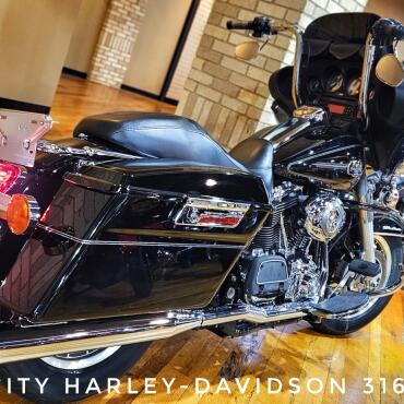 2008 Harley-Davidson® Electra Glide® Ultra Classic®, FLHTCU thumb 1