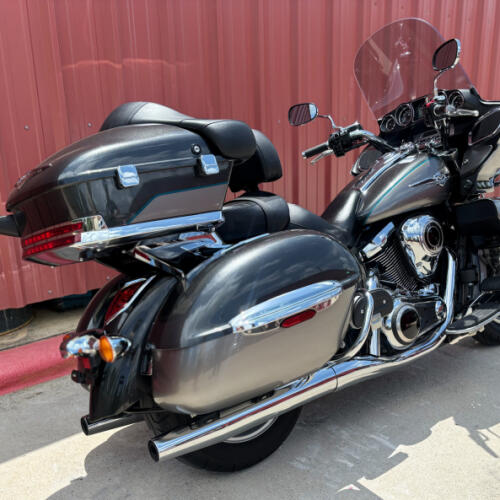 2024 Kawasaki VULCAN® 1700 VOYAGER® ABS VN1700BRFNL Metallic Graphite Gray/Metallic Carbon Gray thumb 2