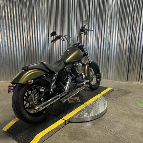 2016 Harley-Davidson® Street Bob® Olive Gold thumb 2