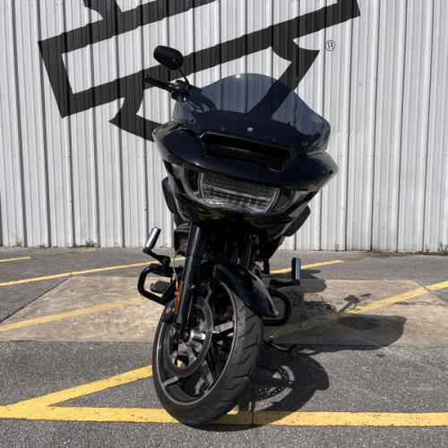 2025 Harley-Davidson<sup>®</sup> Road Glide® Vivid Black thumb 3