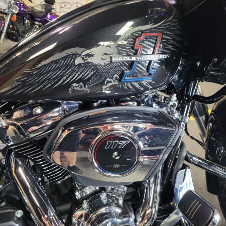 2026 Harley-Davidson® Road Glide® Liberty Edition Enthusiast Collection thumb 0