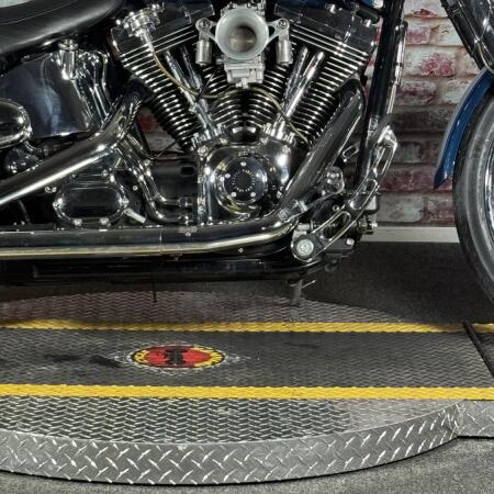 FXSTS 2000 Springer Softail thumb 2