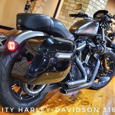2021 Harley-Davidson® Iron 883™, XL883N thumb 1
