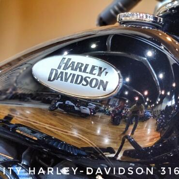 2022 Harley-Davidson® Heritage Classic 114, FLHCS thumb 0