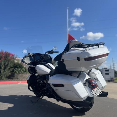 2026 Harley-Davidson® FLTRXL Road Glide Limited White Onyx Pearl  thumb 0