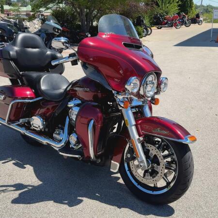 2017 Harley-Davidson® Ultra Limited Low Two-Tone Mysterious Red Sunglo/Velocity Red Sunglo thumb 3