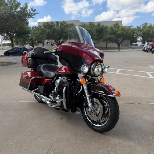 2013 Harley-Davidson® Electra Glide® Ultra Limited Two-Tone Ember Red Sunglo/Merlot Sunglo thumb 2
