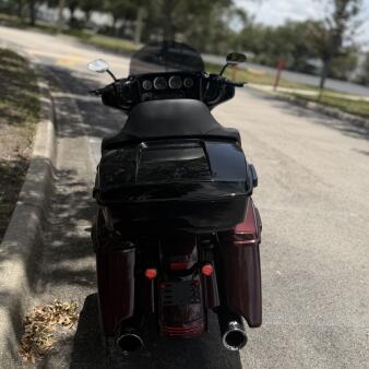2018 Harley-Davidson® Street Glide® Special thumb 1
