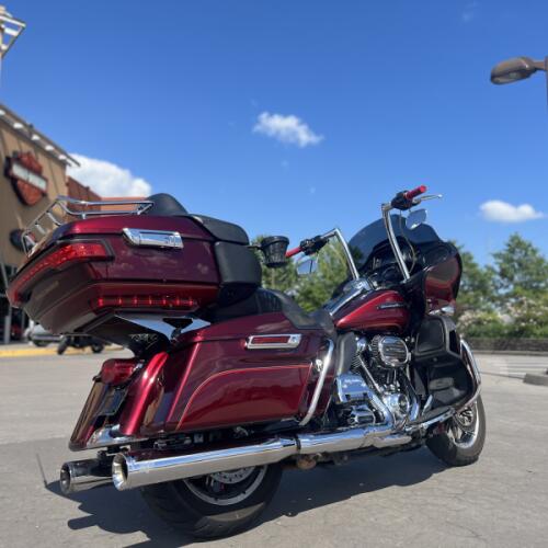 2017 Harley-Davidson® FLTRU Road Glide® Ultra Two-Tone Mysterious Red Sunglo/Velocity 685236 thumb 2