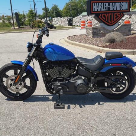 2024 Harley-Davidson® Street Bob® 114 Blue Burst thumb 0