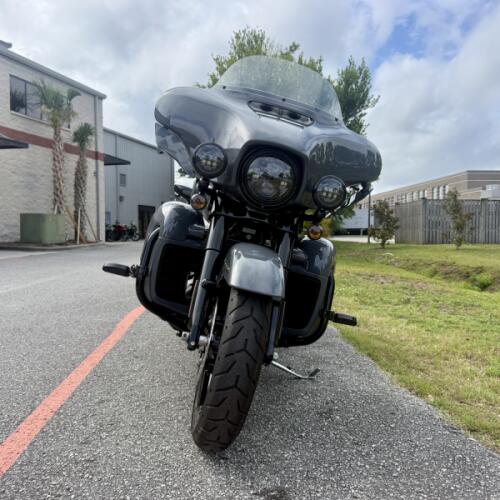 2022 Harley-Davidson Ultra Limited FLHTK thumb 2