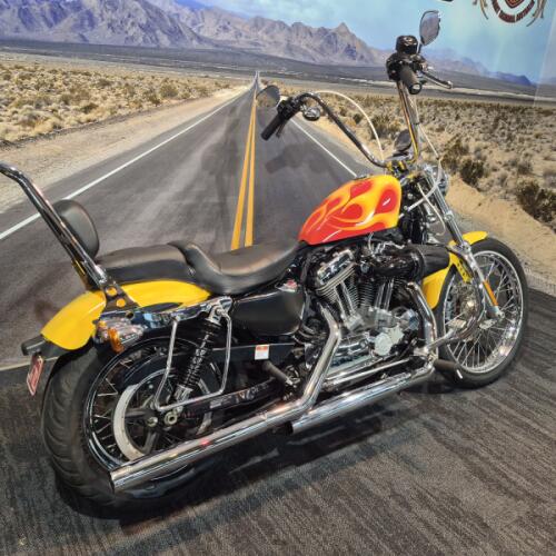 2014 Harley-Davidson® Seventy-Two® Corona Yellow thumb 0