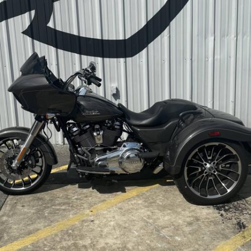 2023 Harley-Davidson® Road Glide® 3 Gray Haze thumb 2