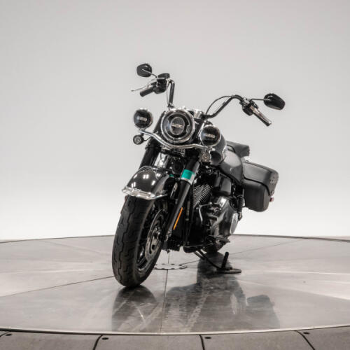 2026 Harley-Davidson FLHC Heritage Classic in Vivid Black with 10 miles thumb 1