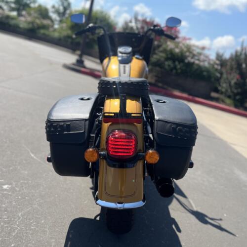 2023 Harley-Davidson® Heritage Classic Prospect Gold 037943 thumb 1